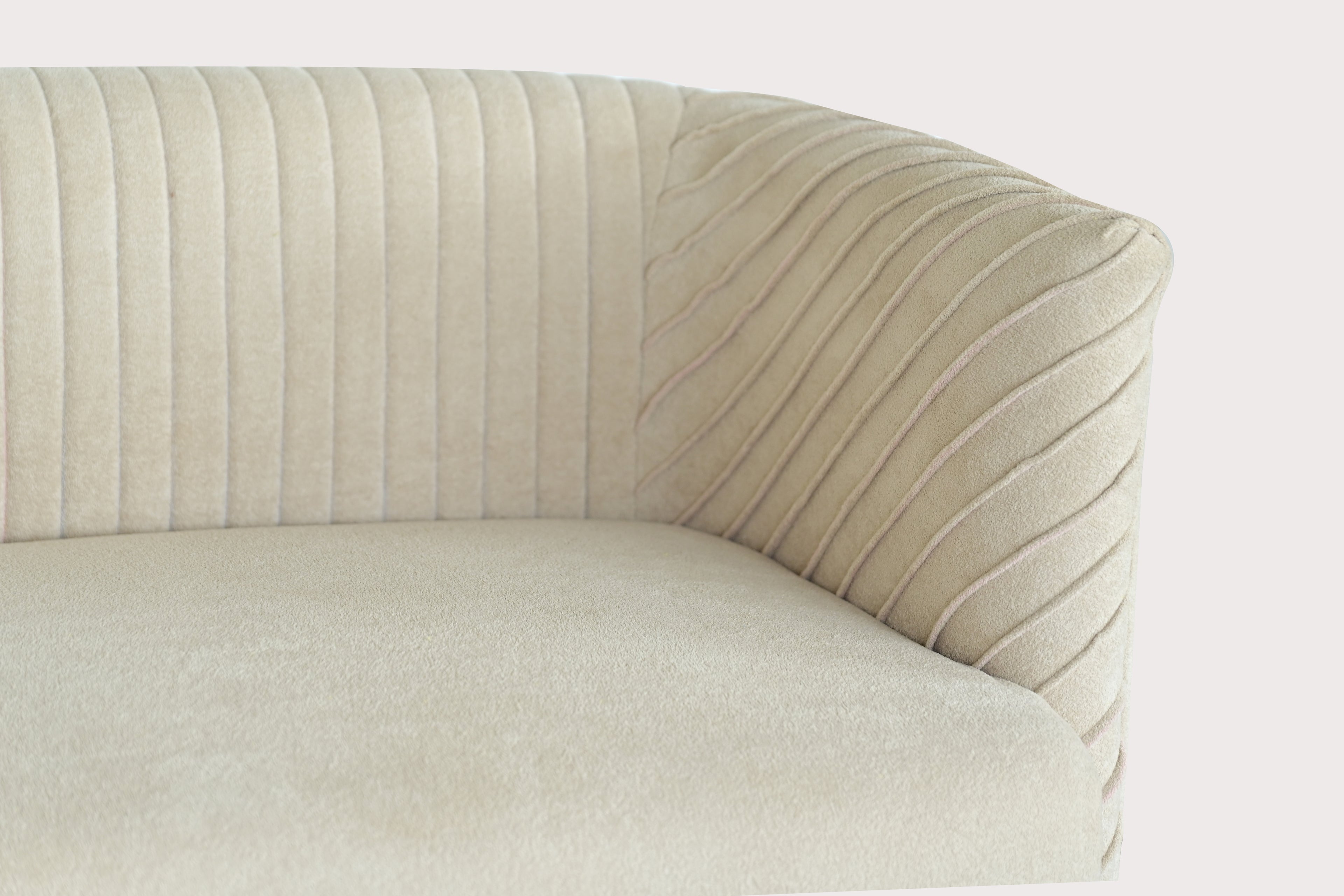 Modern Velvet Accent Sofa – Cream White 2 Seater Living Room Couch | Luxury Curved Sofa